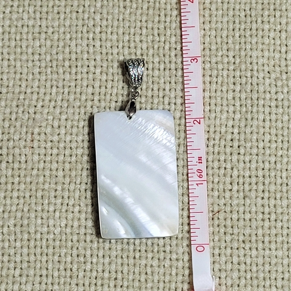 Mother of Pearl and Abalone Inlaid Pendant - Picture 3 of 4